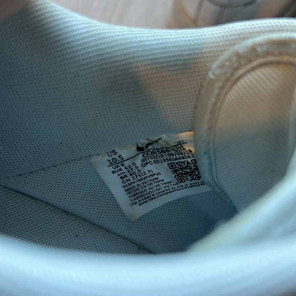 Silver Nike Air Force 1 - Picture 5 of 5